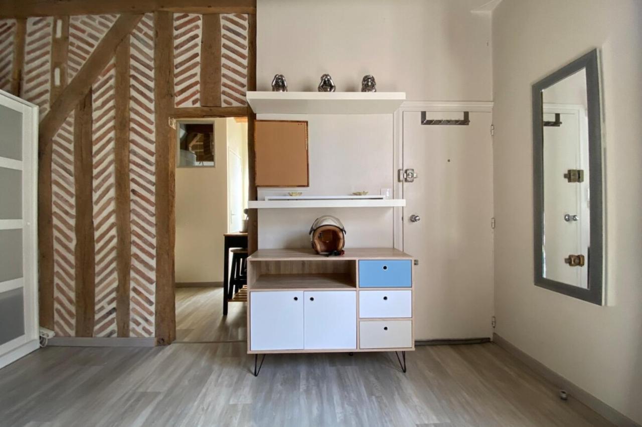 تور Typical Apartment In The Heart Of The City With Wifi المظهر الخارجي الصورة
