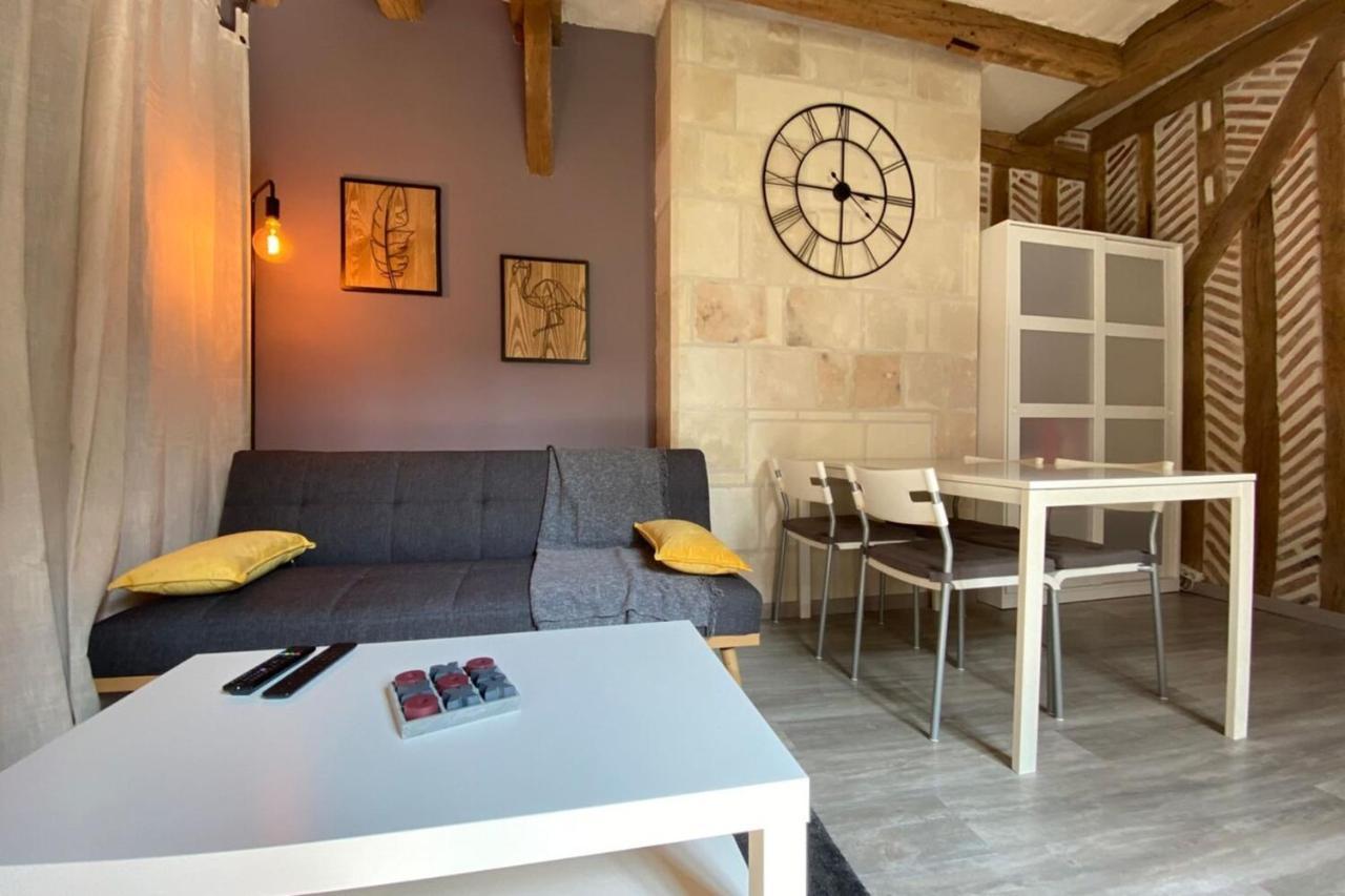 تور Typical Apartment In The Heart Of The City With Wifi المظهر الخارجي الصورة