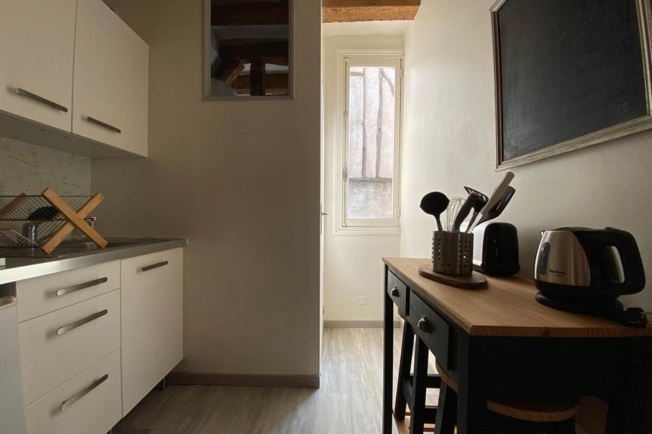 تور Typical Apartment In The Heart Of The City With Wifi المظهر الخارجي الصورة