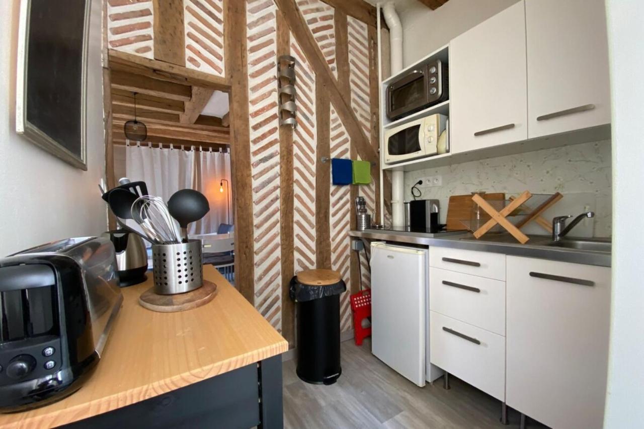 تور Typical Apartment In The Heart Of The City With Wifi المظهر الخارجي الصورة