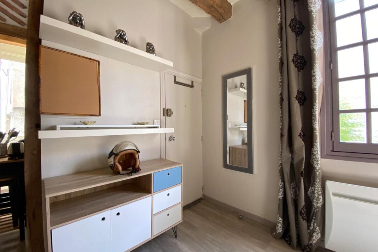 تور Typical Apartment In The Heart Of The City With Wifi المظهر الخارجي الصورة
